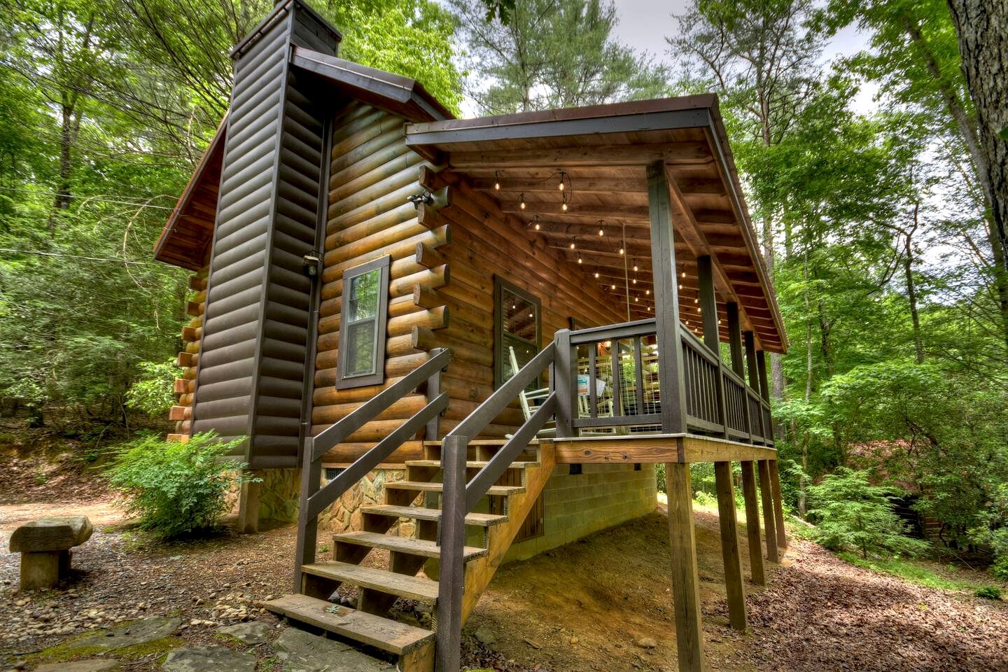 Outstanding Cabin Nestled Amidst Trees and Hot-tub Provided in Blue Ridge, Georgia