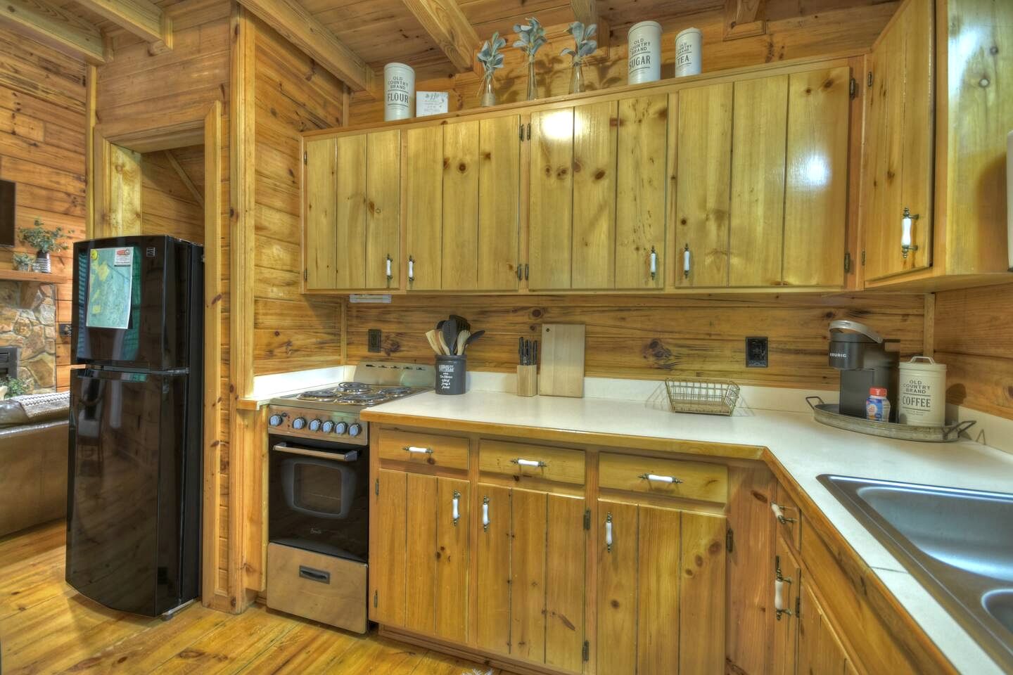 Outstanding Cabin Nestled Amidst Trees and Hot-tub Provided in Blue Ridge, Georgia