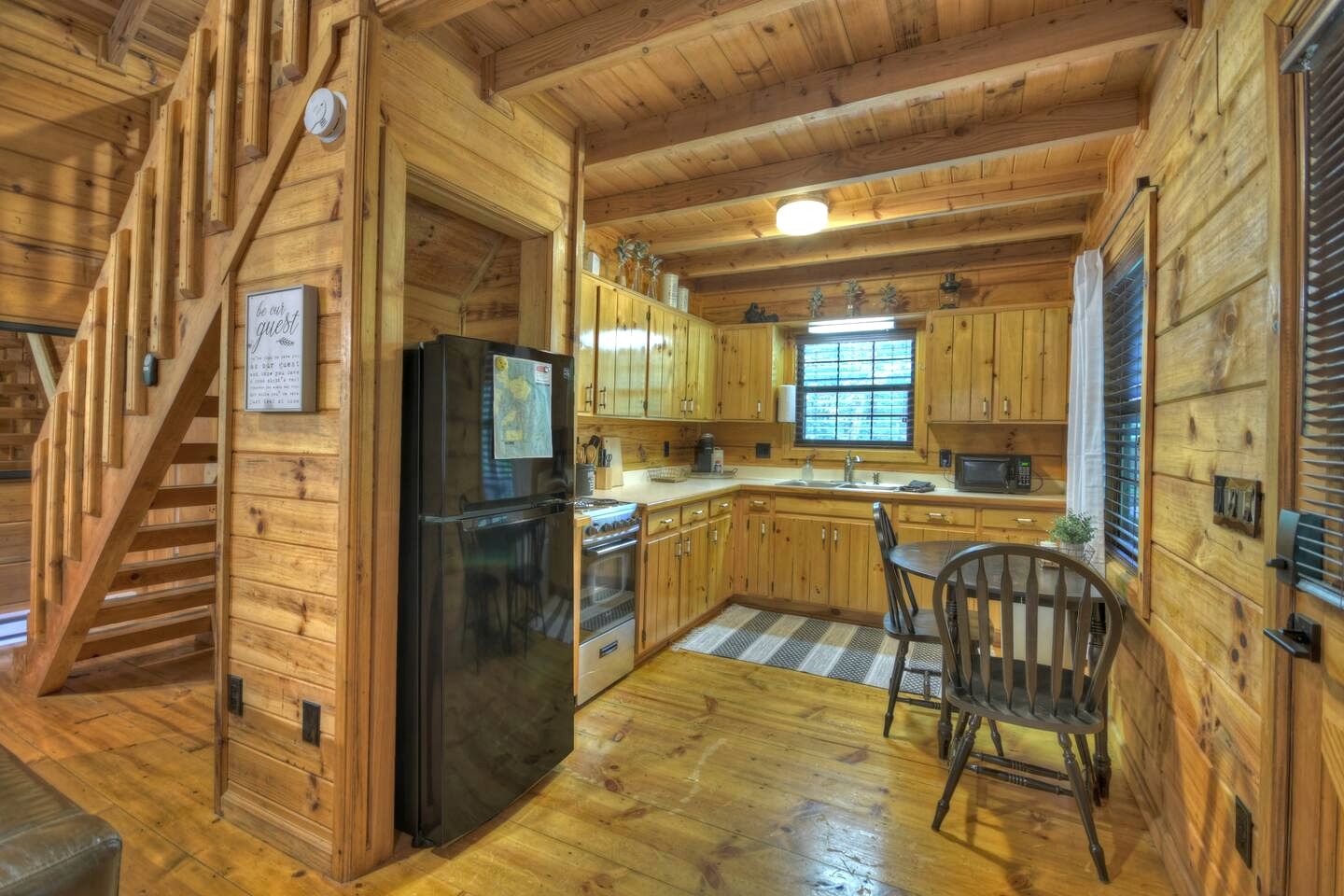 Outstanding Cabin Nestled Amidst Trees and Hot-tub Provided in Blue Ridge, Georgia