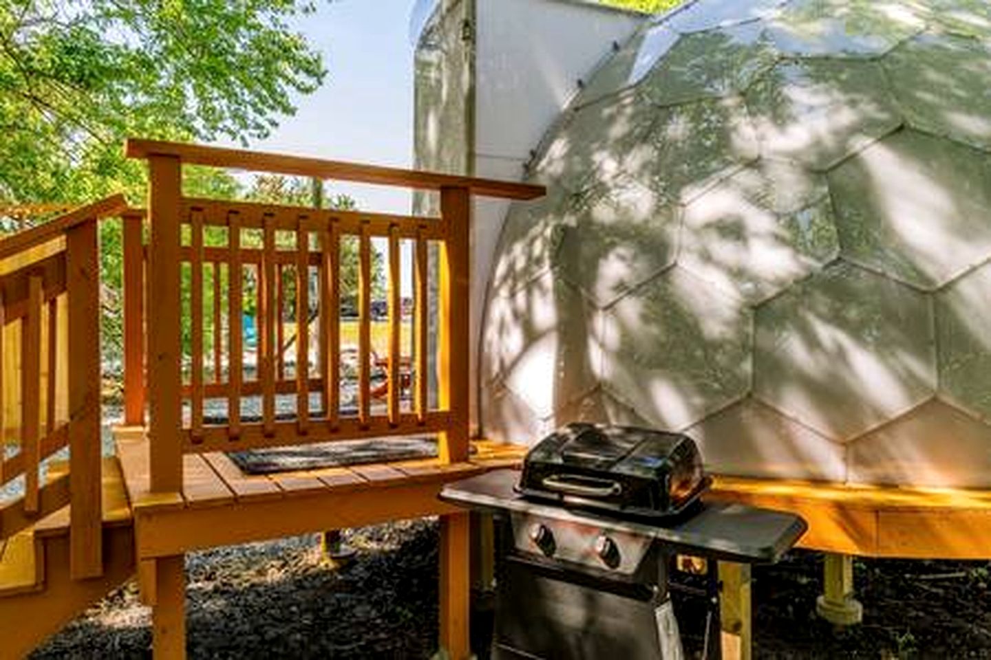 Cozy Glamping Retreat with Outdoor Shower & Fire Pit near Wolfe City, Texas