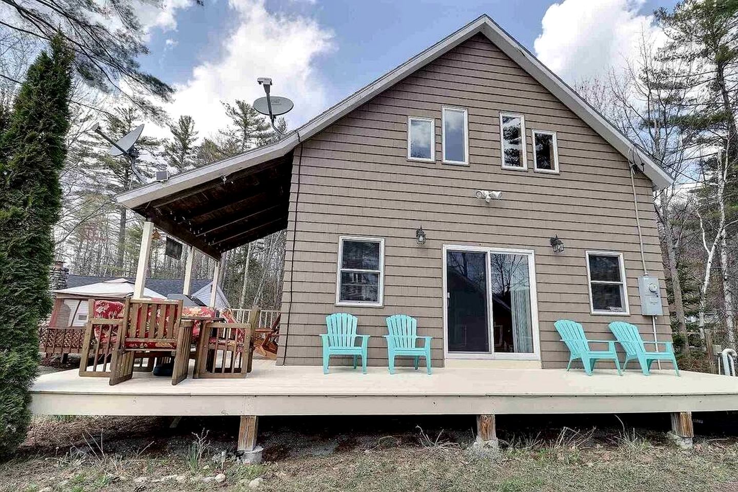 Two Beautiful Cabins Next to the Water at Rockybound Pond for a Wonderful Outdoor Family Vacation in Croydon, New Hampshire
