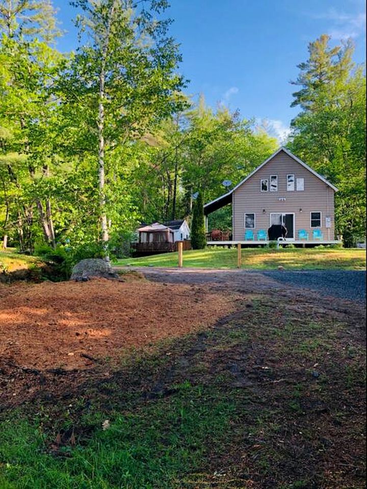 Two Beautiful Cabins Next to the Water at Rockybound Pond for a Wonderful Outdoor Family Vacation in Croydon, New Hampshire