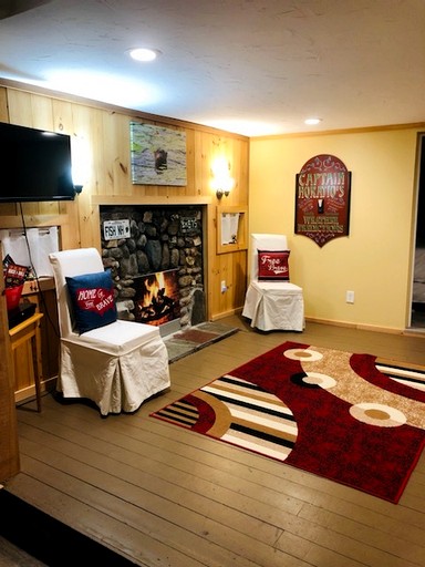 Cabins (United States of America, Croydon, New Hampshire)