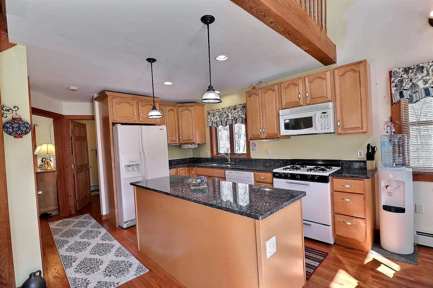 Charming Cabin by the Water, the Perfect Base for Outdoor Enthusiasts to Explore Croydon, New Hampshire