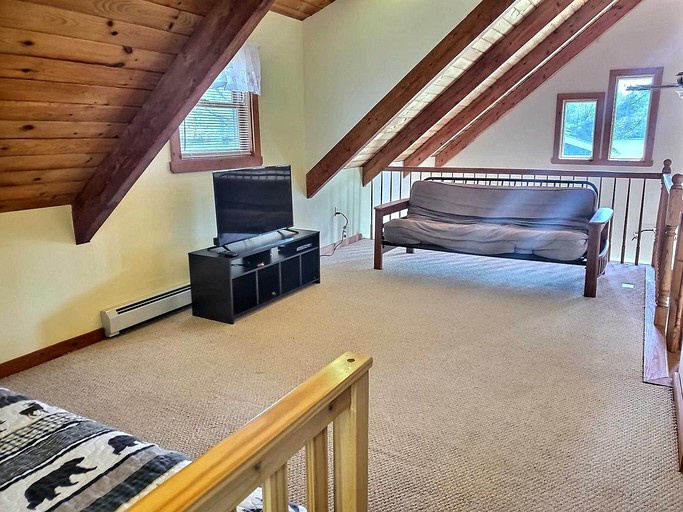 Cabins (United States of America, Croydon, New Hampshire)