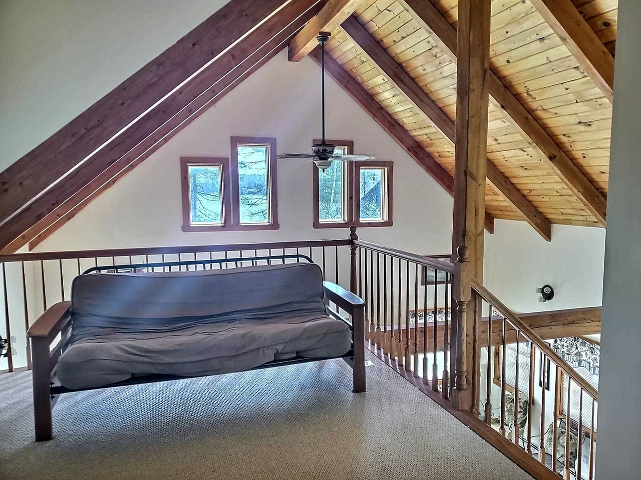 Charming Cabin by the Water, the Perfect Base for Outdoor Enthusiasts to Explore Croydon, New Hampshire