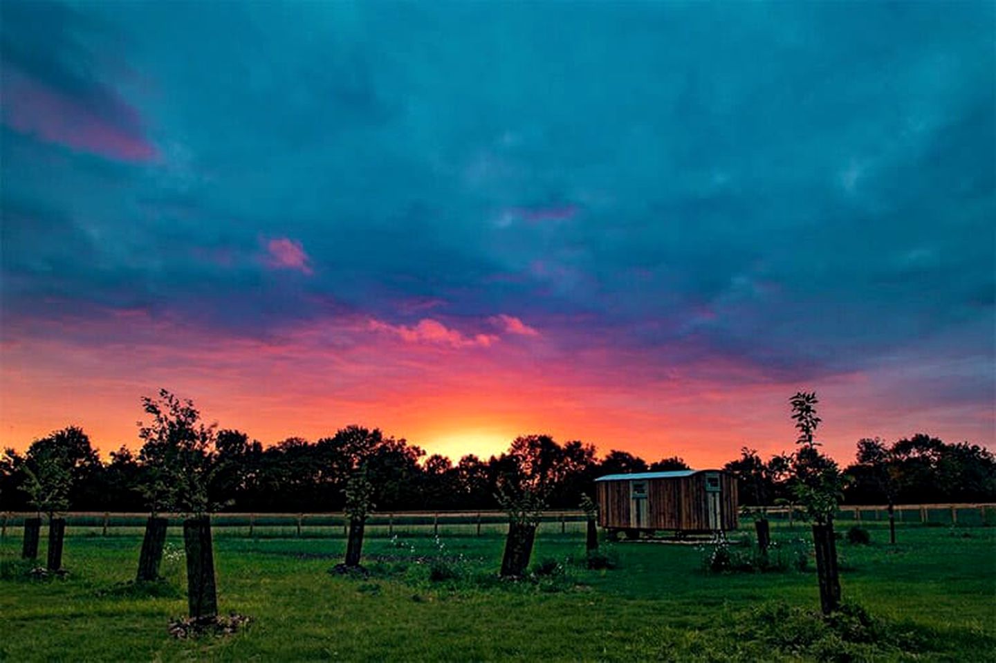 Unique Rural Suffolk Glamping, Ideal for a Farm Retreat