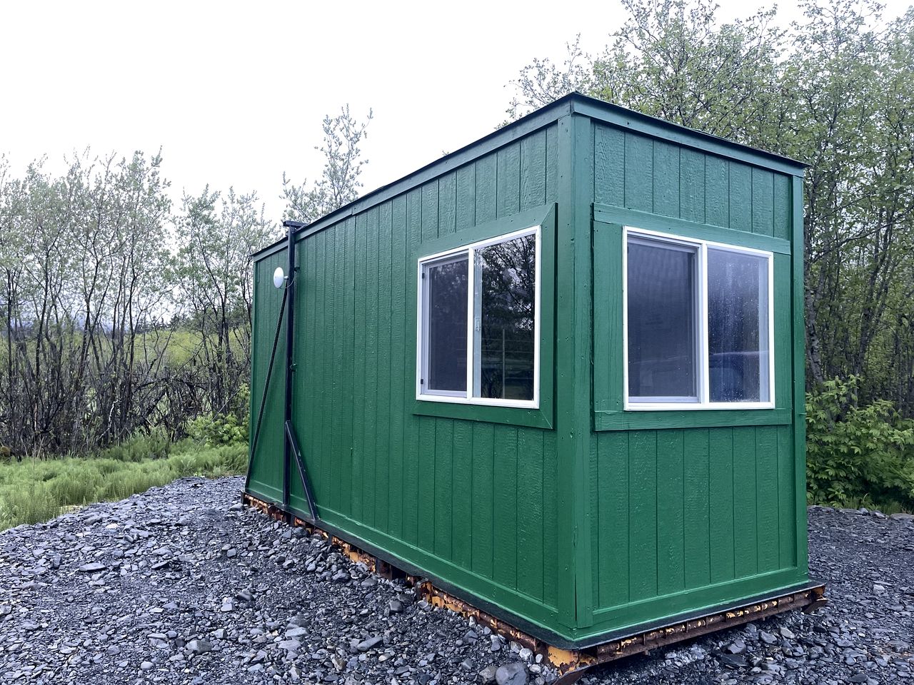 Charming Minimalist Cabin Escape with Modern Essentials in Seward, Alaska