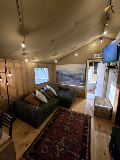 Yurts (United States of America, Trenton, Georgia)