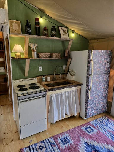 Yurts (United States of America, Trenton, Georgia)
