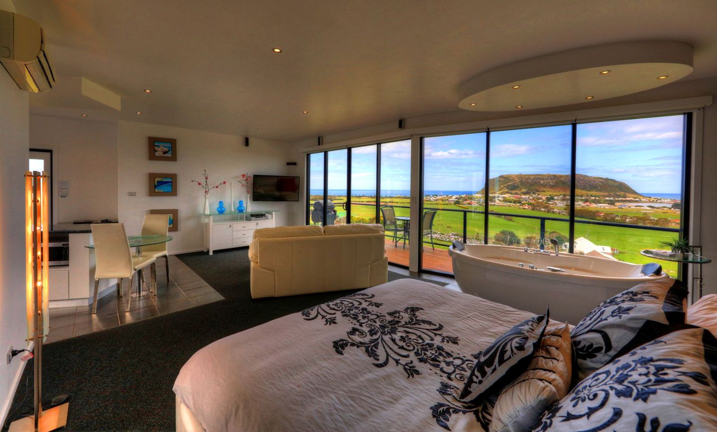 Elegant Lodge Suite with Beach and Countryside Views near Smithton, Tasmania