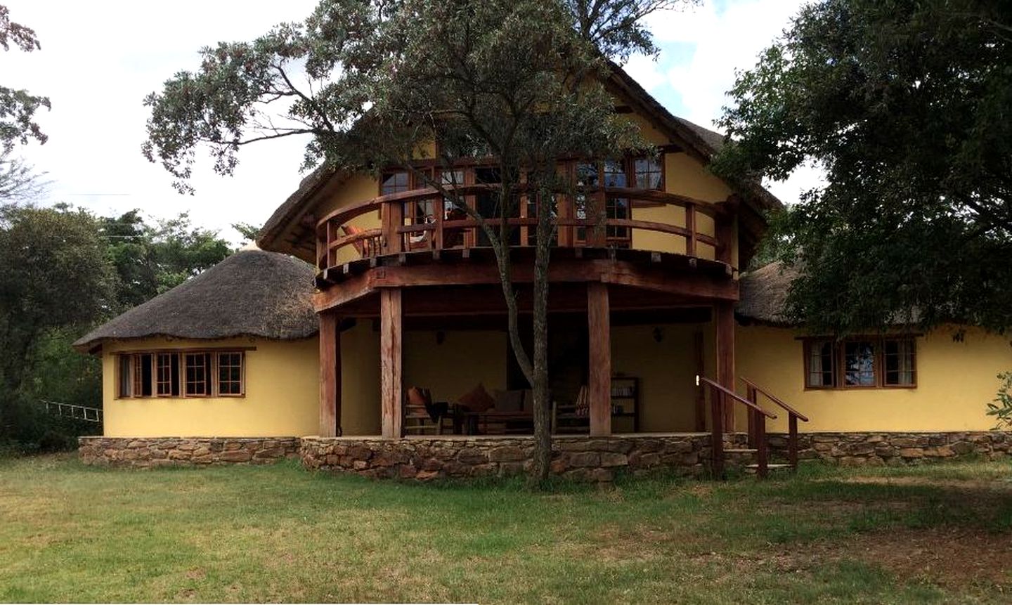 Stunning Safari Cottage with Free-Roaming Horses in Limpopo, South Africa