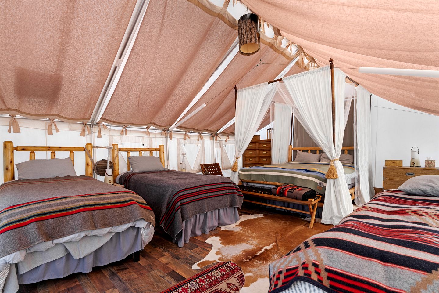 Secluded Luxury Glamping Tent with Fire Pit & Stargazing near Grand Canyon South Rim, Arizona