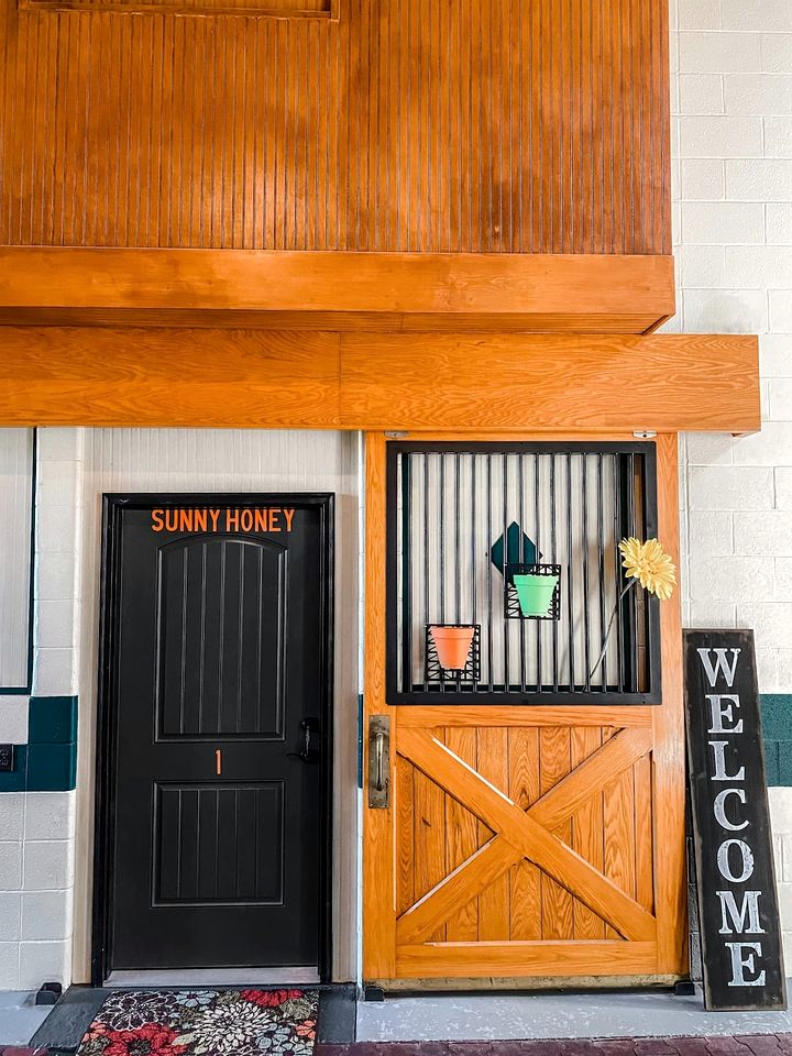 Stay in a Converted Horse Stall Suite with Private Bath, Breakfast & Farm Views Near Old Hickory Lake