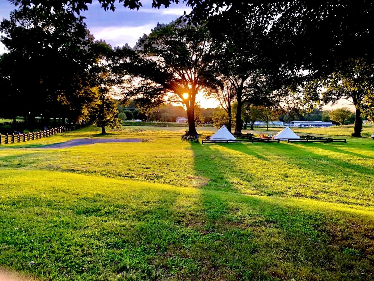 Rustic Farmhouse Stay with Country Breakfast & Private Bath near Old Hickory Lake – Gallatin, Tennessee