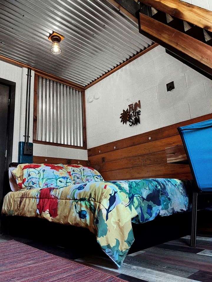 Rustic Horse Stall Suite with Private Bath & Country Breakfast near Old Hickory Lake