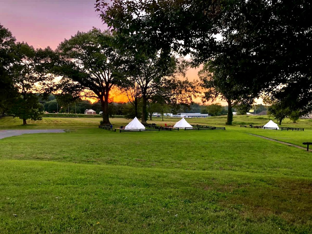 Rustic Horse Stall Suite with Private Bath & Country Breakfast near Old Hickory Lake