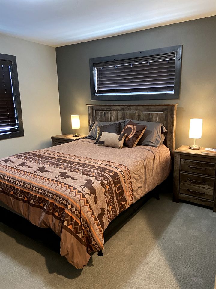 Modern Condominium with Pet-Friendly Drift Boat Parking near Madison River in Ennis, Montana