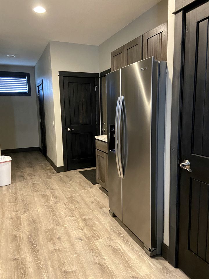 Modern Condominium with Pet-Friendly Drift Boat Parking near Madison River in Ennis, Montana