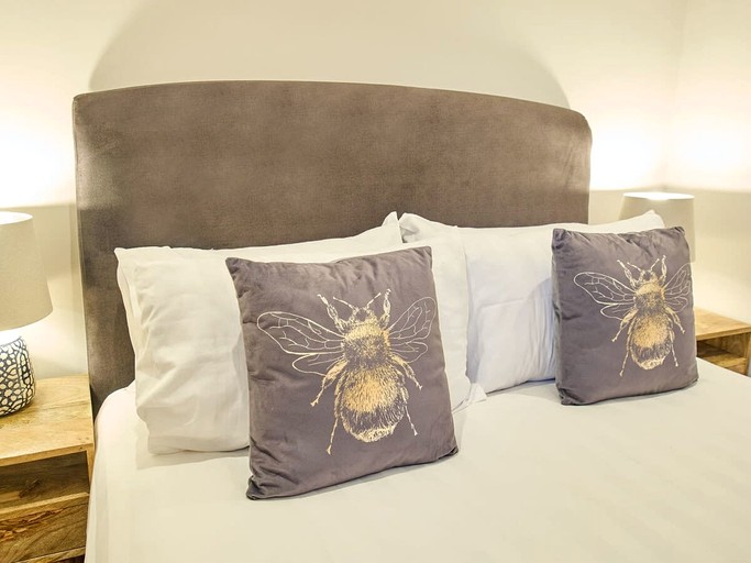 Vacation Rentals (United Kingdom, --, England)