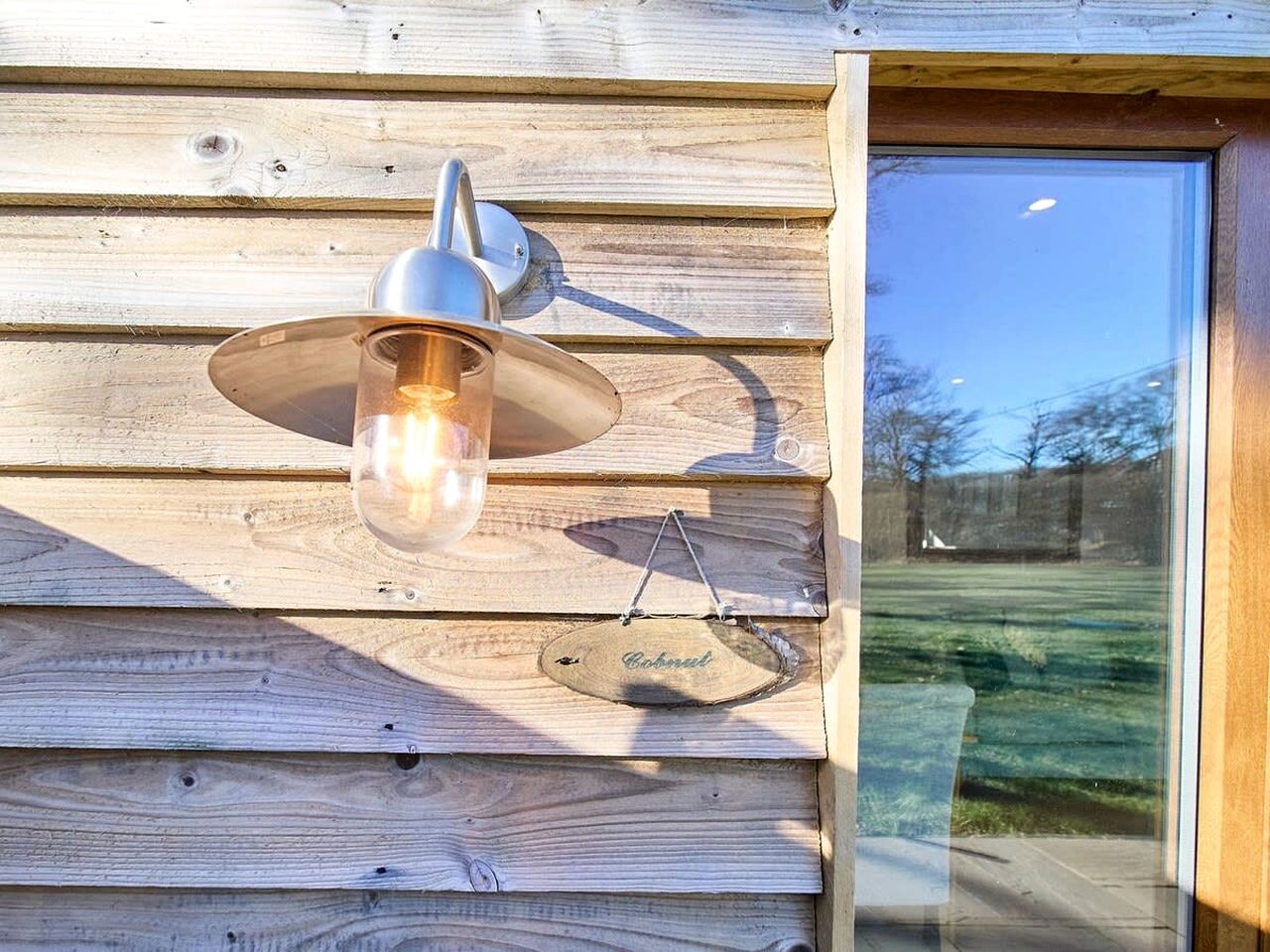 Charming Barn Retreat with Tennis Court near Ashford, Kent
