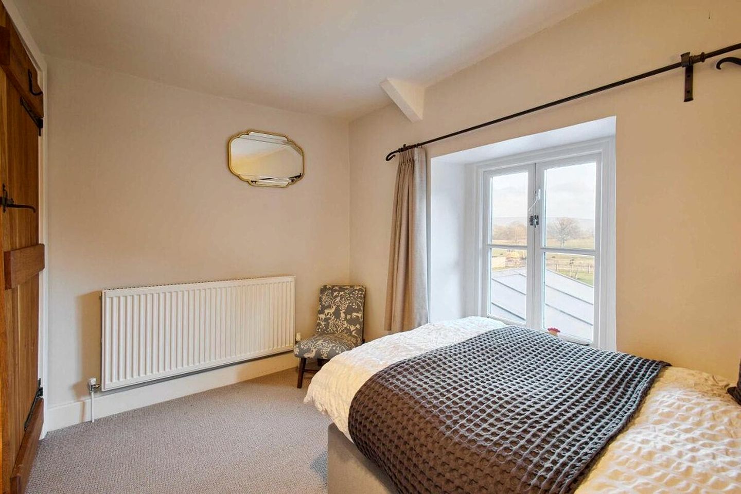 Luxurious Farmhouse with Cinema, Sauna & Hot Tub near Hay-on-Wye in the Brecon Beacons, Wales