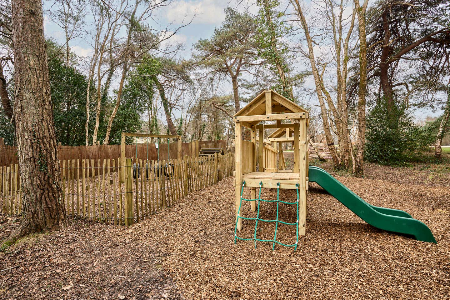 Charming Forest Lodge with Hot Tub near Jurassic Coast in Wareham, Dorset