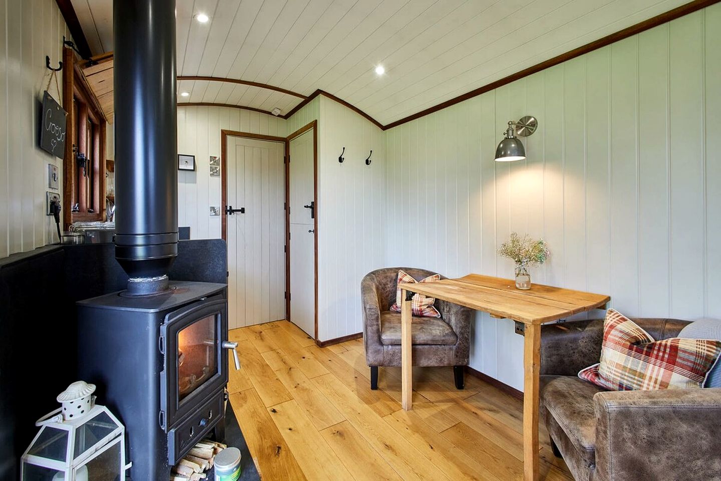 Luxury Tiny Home with Hot Tub and Log Burner near Hay-on-Wye, Black Mountains, Wales