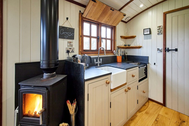 Huts (United Kingdom, --, Wales)