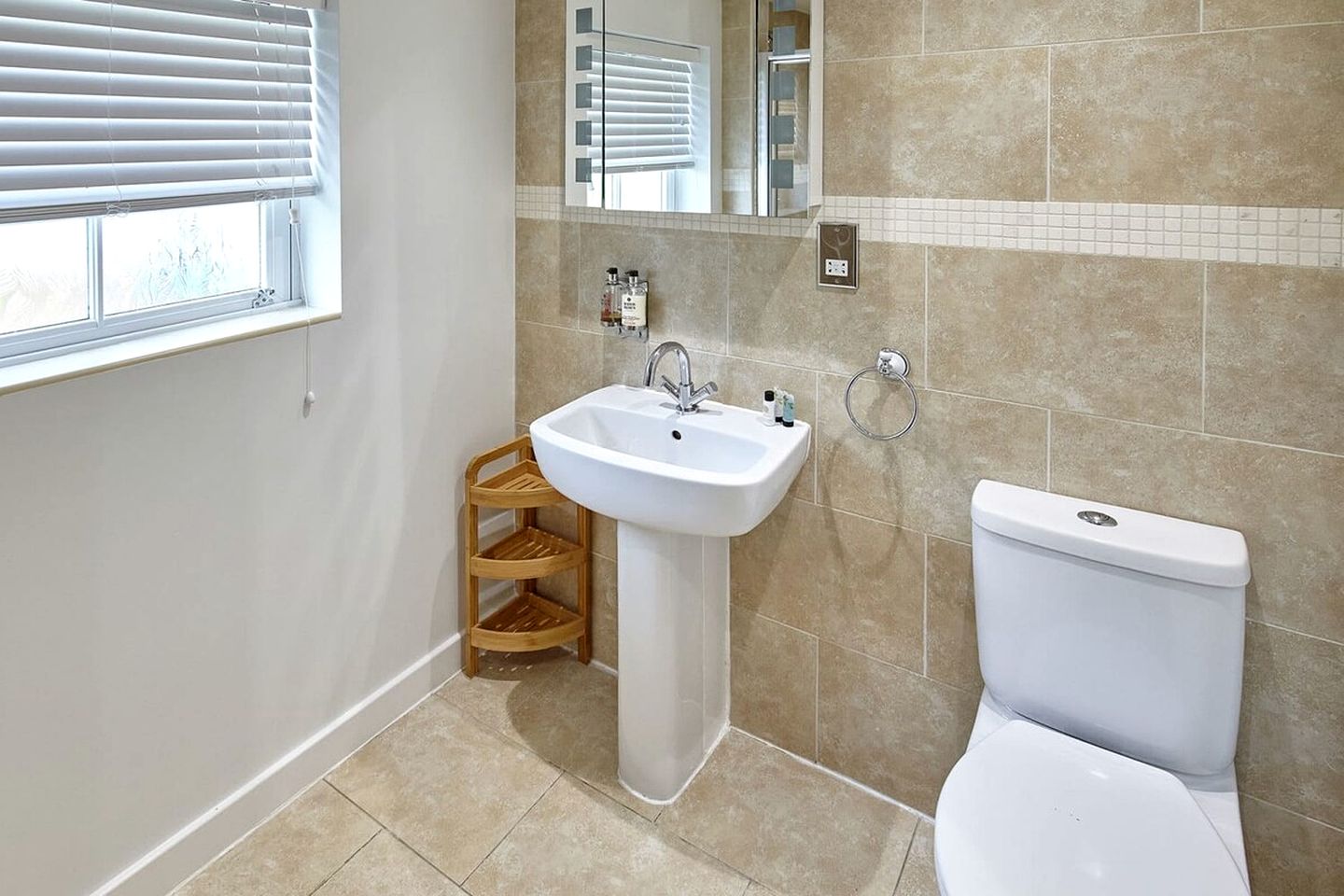 Spacious Holiday Home with Conservatory and Enclosed Garden near the Beach in Newton-by-the-Sea, Northumberland