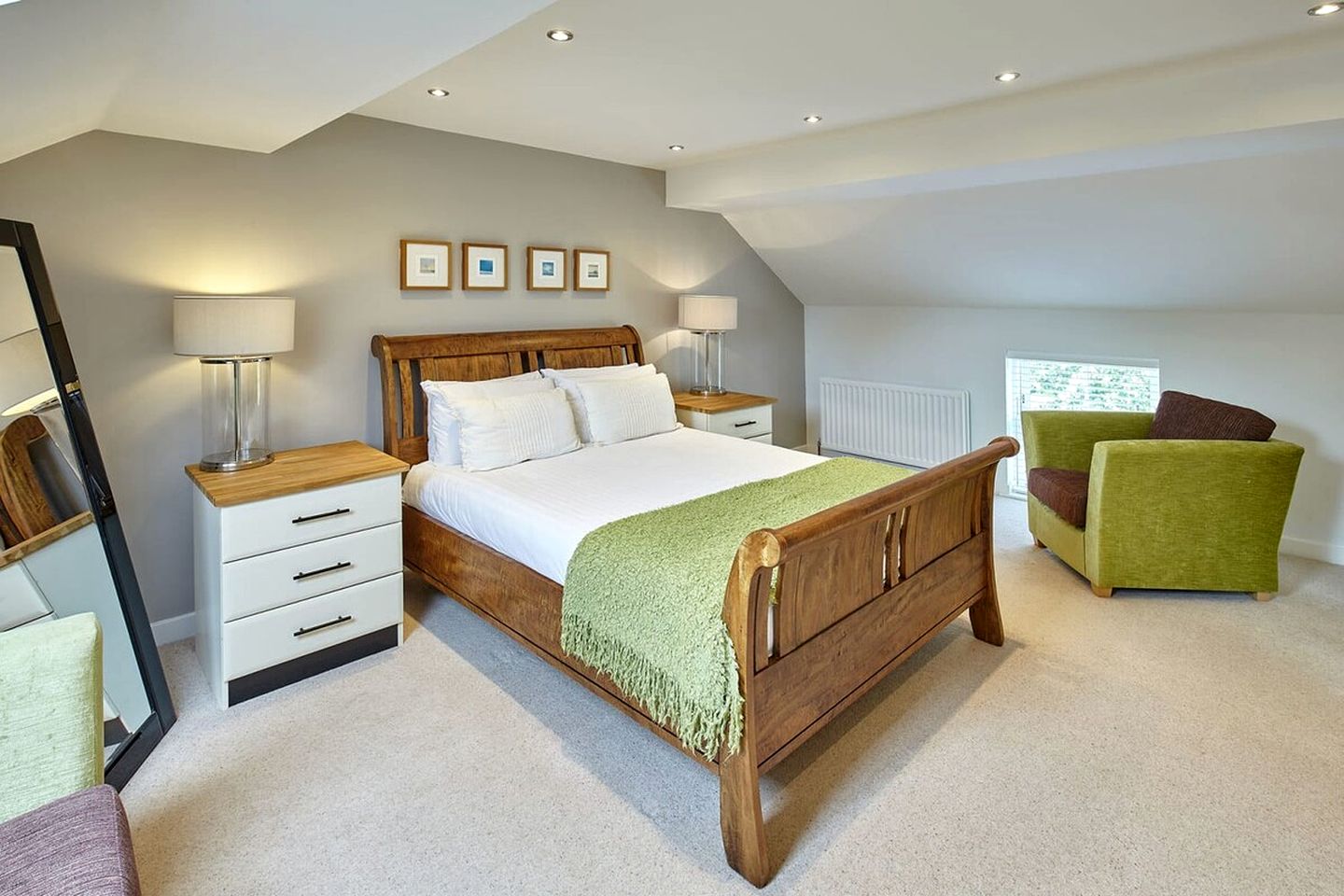 Spacious Holiday Home with Conservatory and Enclosed Garden near the Beach in Newton-by-the-Sea, Northumberland