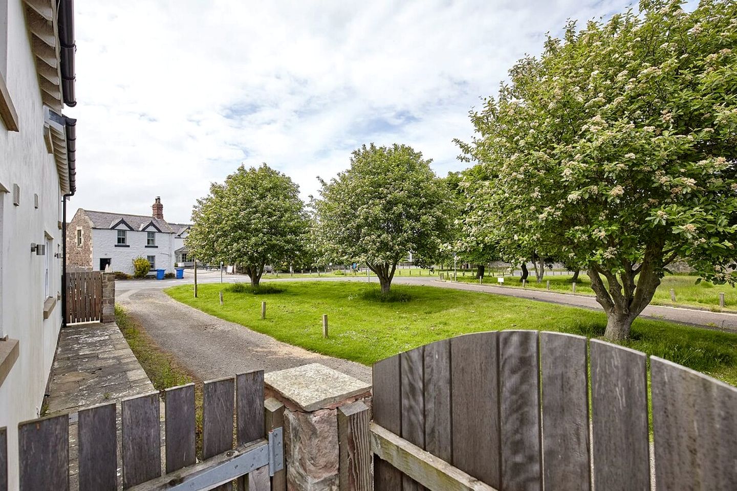 Spacious Holiday Home with Conservatory and Enclosed Garden near the Beach in Newton-by-the-Sea, Northumberland