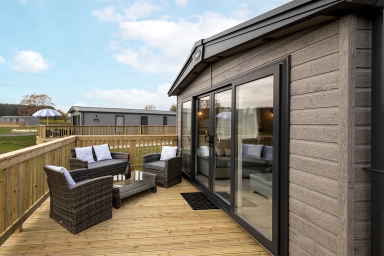 Luxurious Dog-Friendly Lodge with Beautiful Deck near the North York Moors National Park, England
