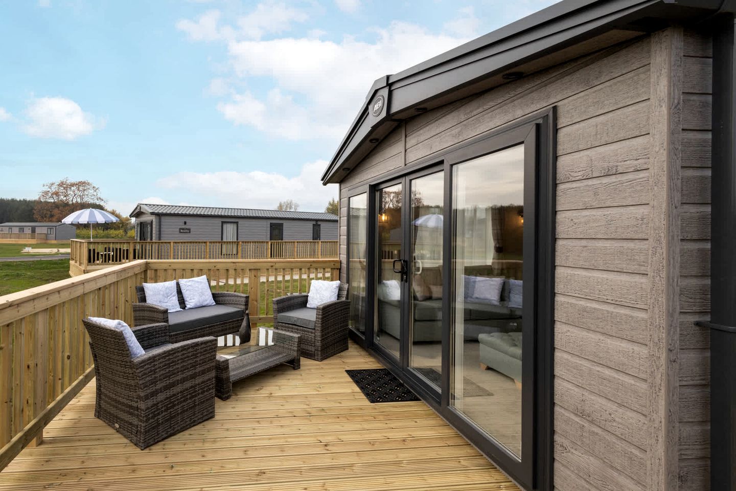 Luxurious Dog-Friendly Lodge with Beautiful Deck near the North York Moors National Park, England