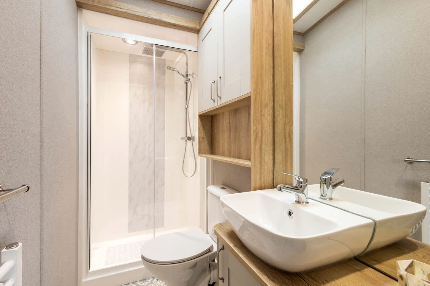 Luxurious Dog-Friendly Lodge with Beautiful Deck near the North York Moors National Park, England