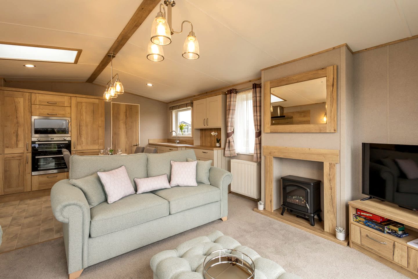 Luxurious Dog-Friendly Lodge with Beautiful Deck near the North York Moors National Park, England