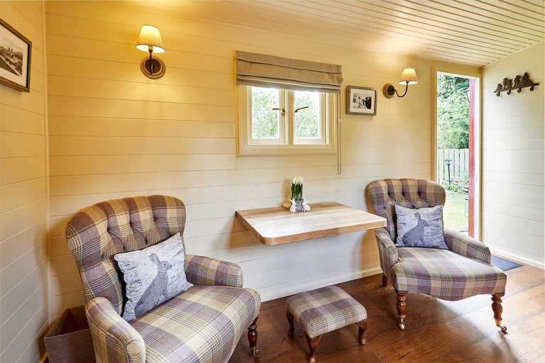 Cabins (United Kingdom, --, England)