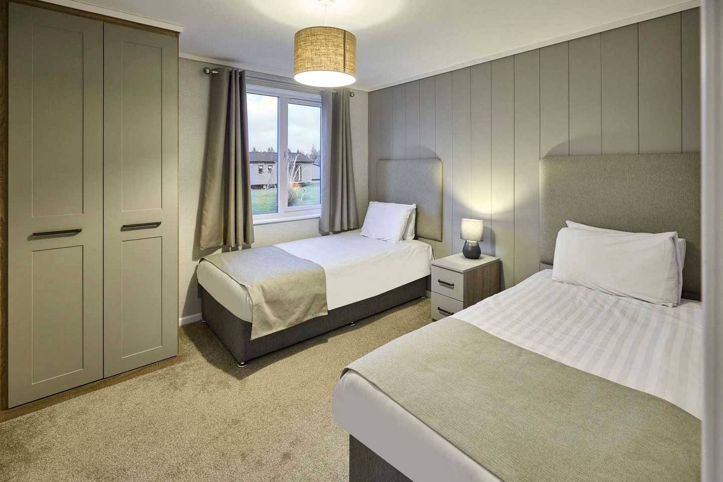 Tranquil Pet-Friendly Lodge with Sunken Hot Tub and Serene Views for a Peaceful Escape to the Countryside near Hexham, England