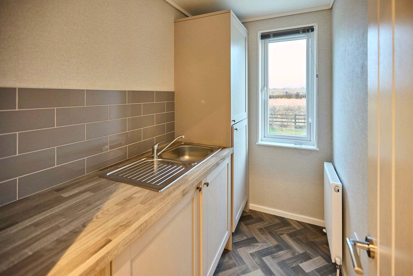 Tranquil Pet-Friendly Lodge with Sunken Hot Tub and Serene Views for a Peaceful Escape to the Countryside near Hexham, England