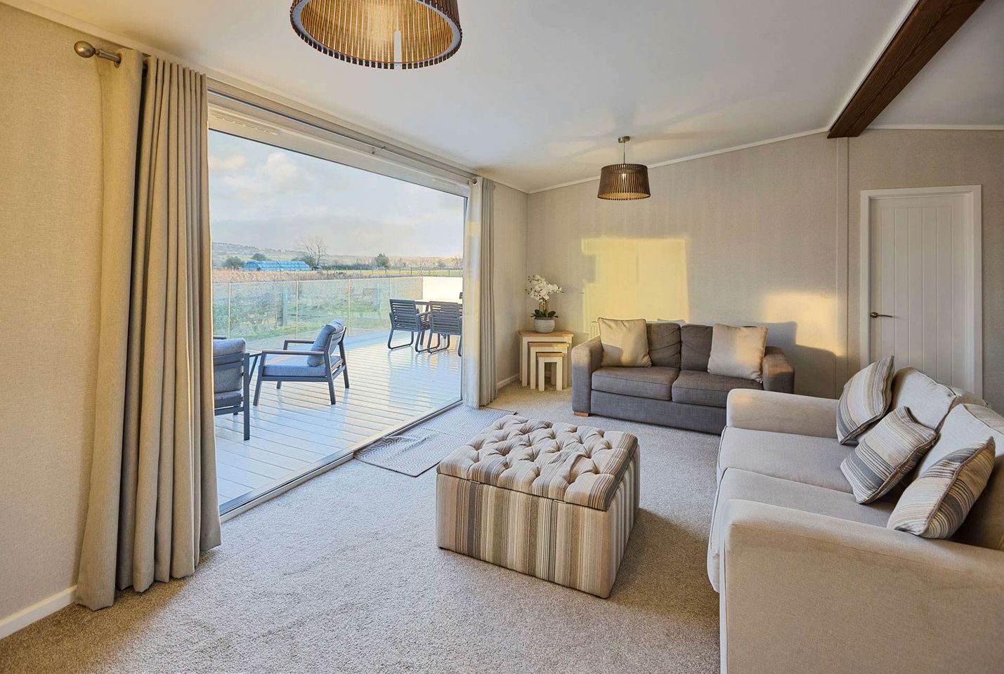 Tranquil Pet-Friendly Lodge with Sunken Hot Tub and Serene Views for a Peaceful Escape to the Countryside near Hexham, England
