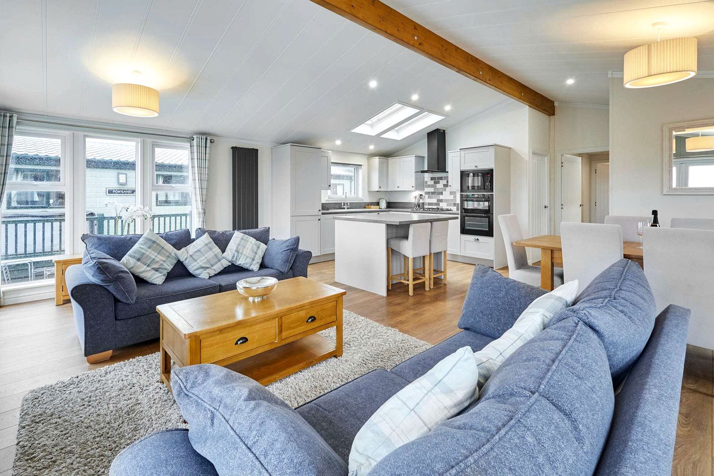 Luxurious Countryside Lodge with Incredible Views and a Sunken Hot Tub for a Peaceful Getaway near Hexham, England