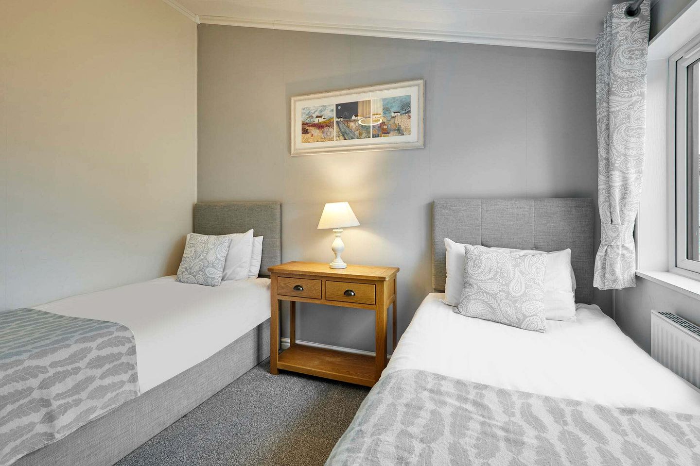 Luxurious Countryside Lodge with Incredible Views and a Sunken Hot Tub for a Peaceful Getaway near Hexham, England