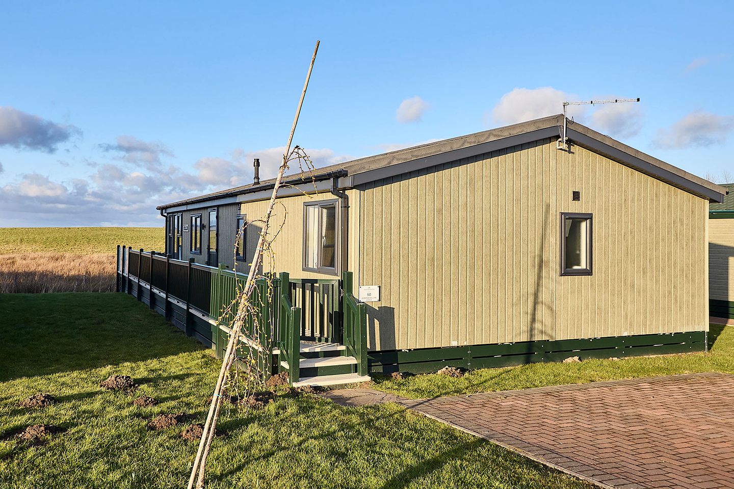 Luxurious Countryside Lodge with Incredible Views and a Sunken Hot Tub for a Peaceful Getaway near Hexham, England