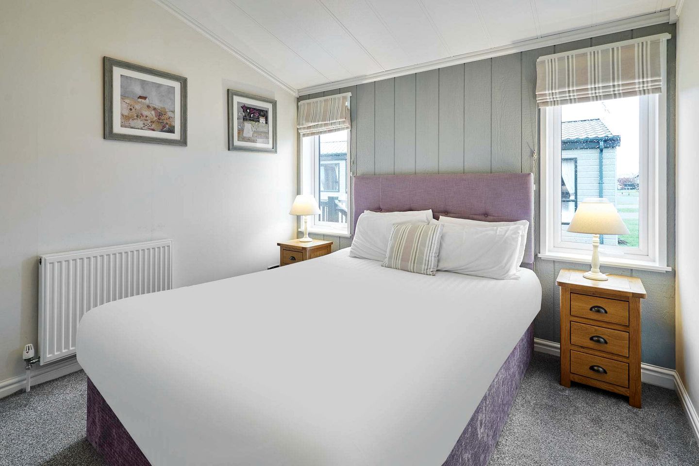 Luxurious Countryside Lodge with Incredible Views and a Sunken Hot Tub for a Peaceful Getaway near Hexham, England