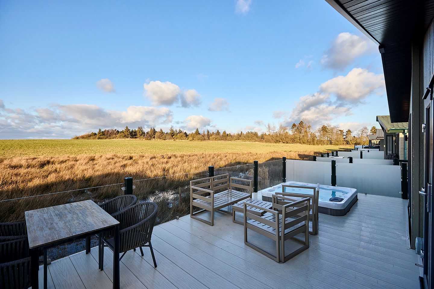 Luxurious Countryside Lodge with Incredible Views and a Sunken Hot Tub for a Peaceful Getaway near Hexham, England