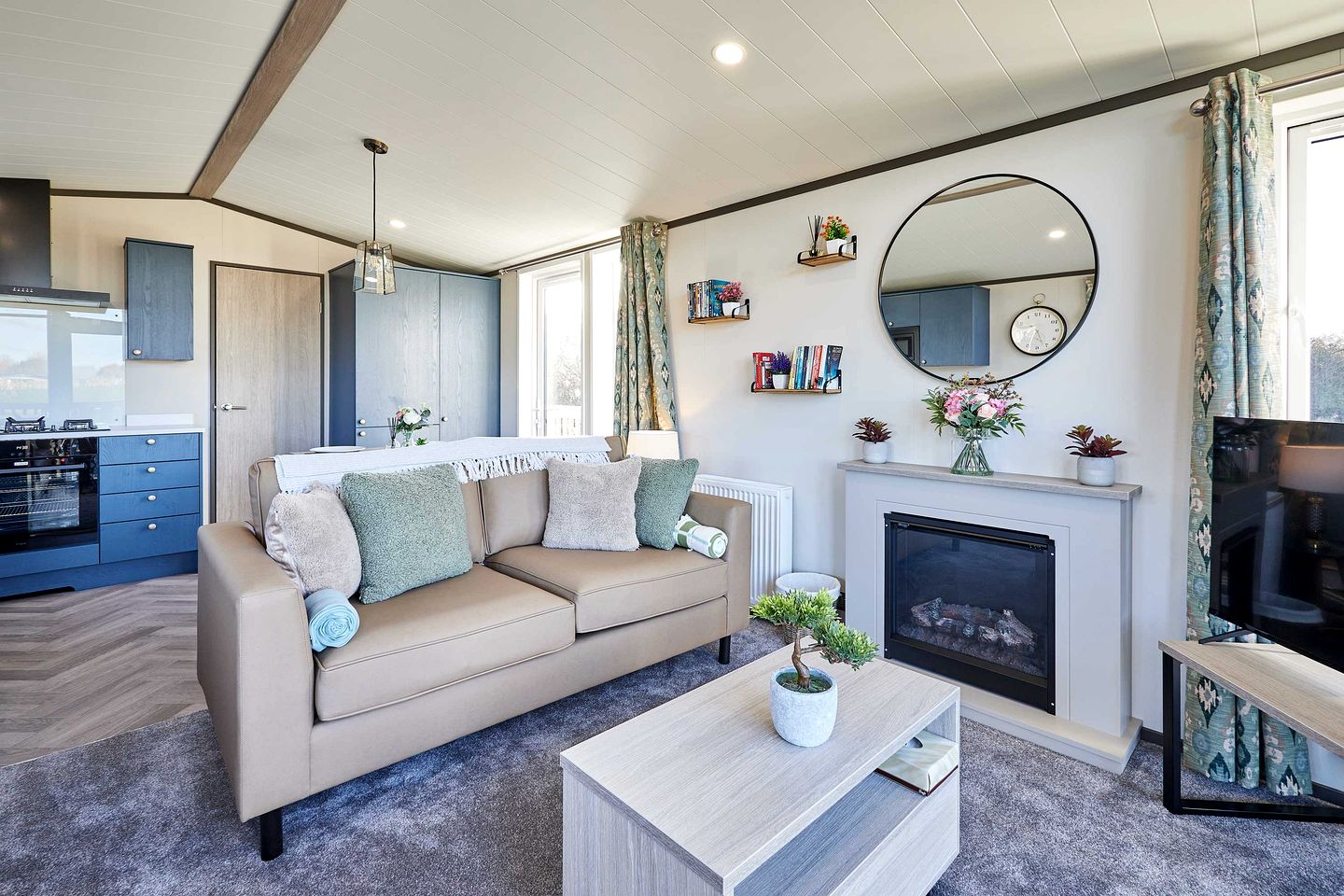 Stylish Dog-Friendly Lodge with Spacious Deck near Pickering in Scenic North Yorkshire