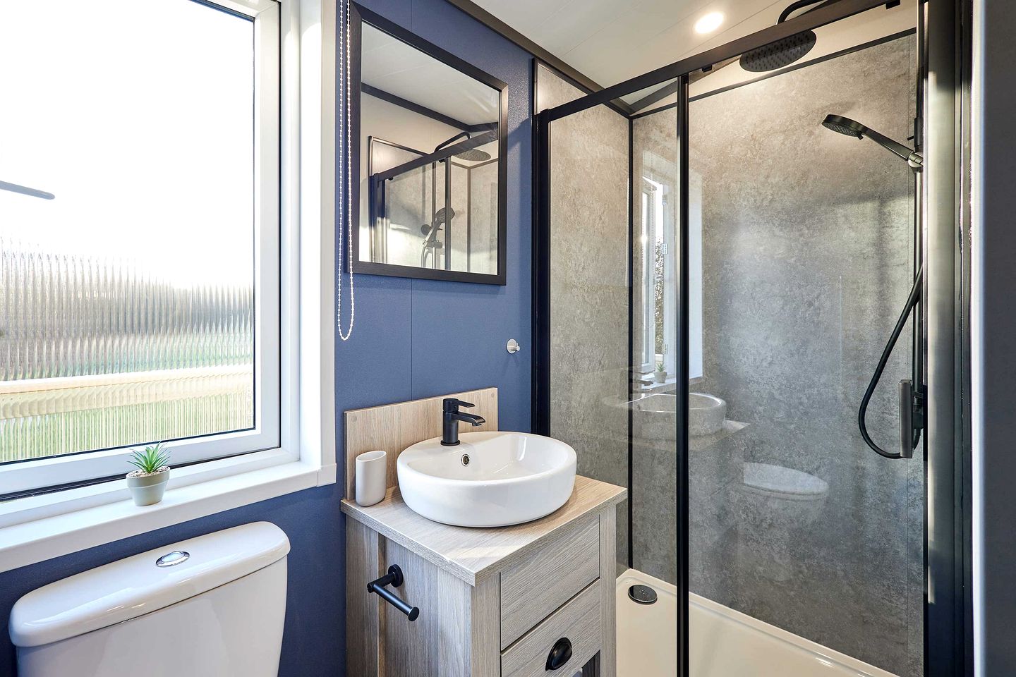 Stylish Dog-Friendly Lodge with Spacious Deck near Pickering in Scenic North Yorkshire