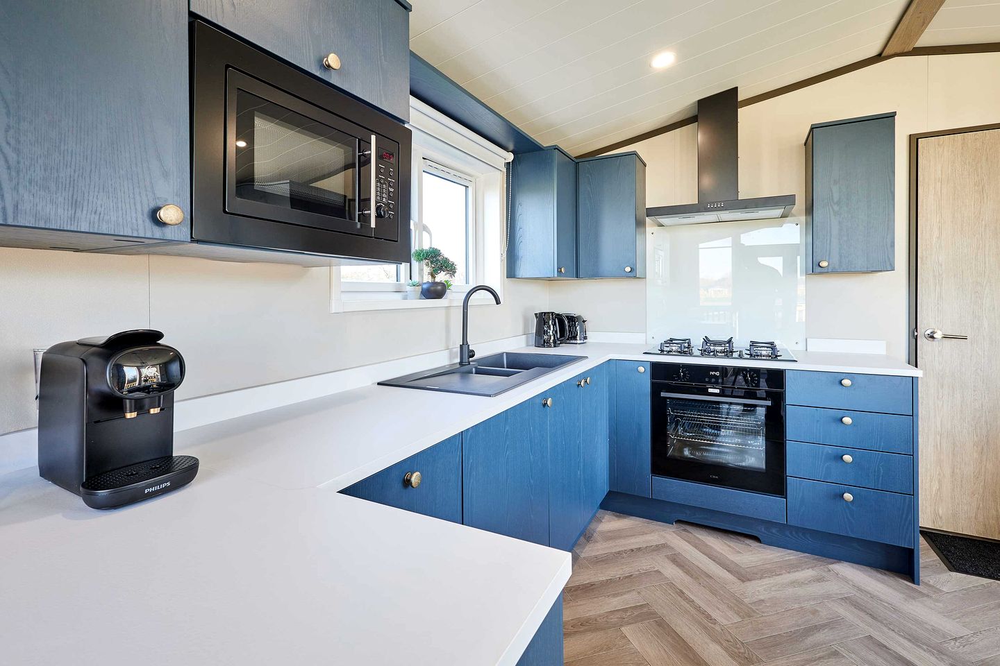 Stylish Dog-Friendly Lodge with Spacious Deck near Pickering in Scenic North Yorkshire