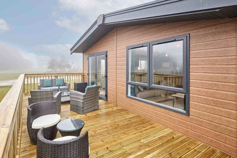 Luxury Lodge with Scenic Deck and Deer Views near Pickering in North Yorkshire