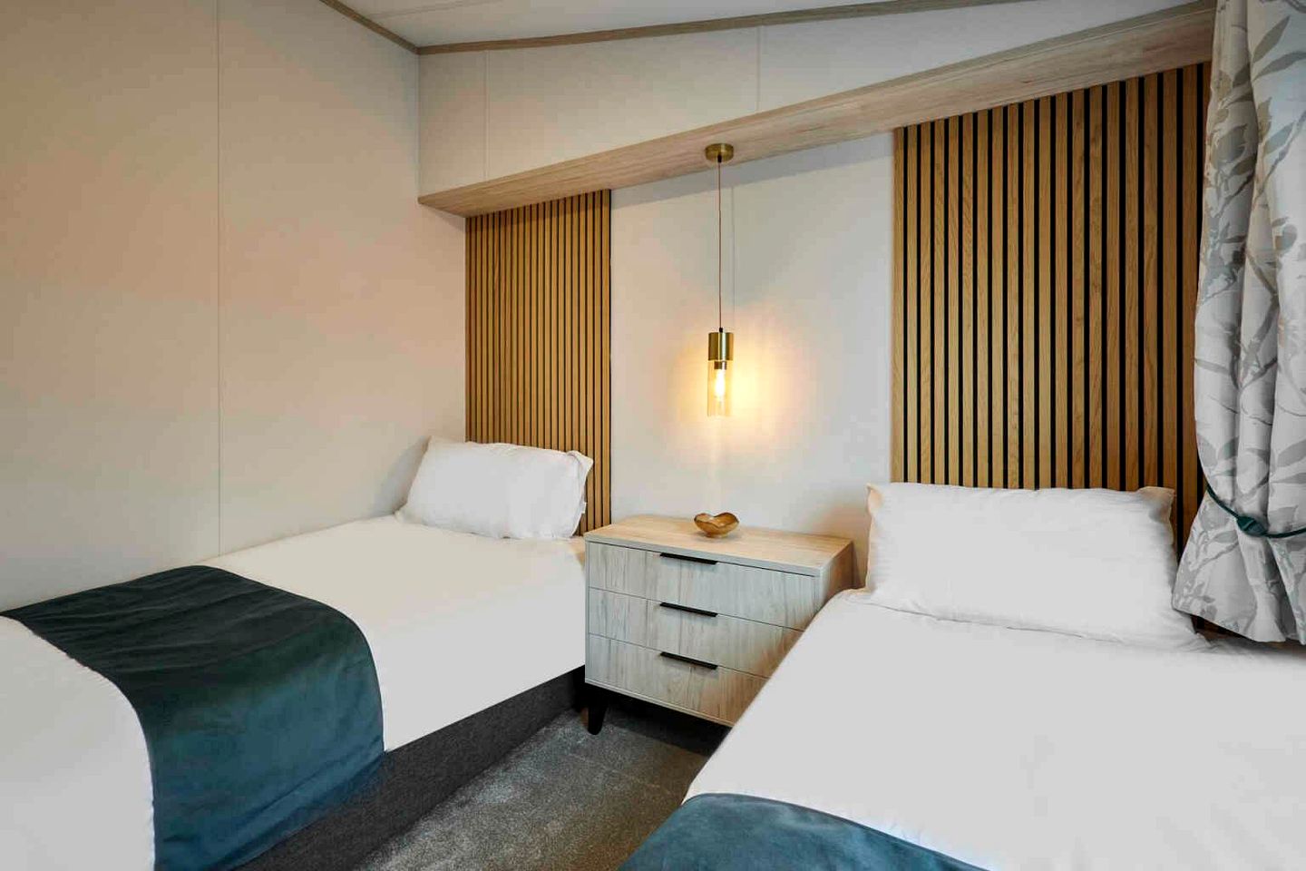 Luxury Lodge with Scenic Deck and Deer Views near Pickering in North Yorkshire